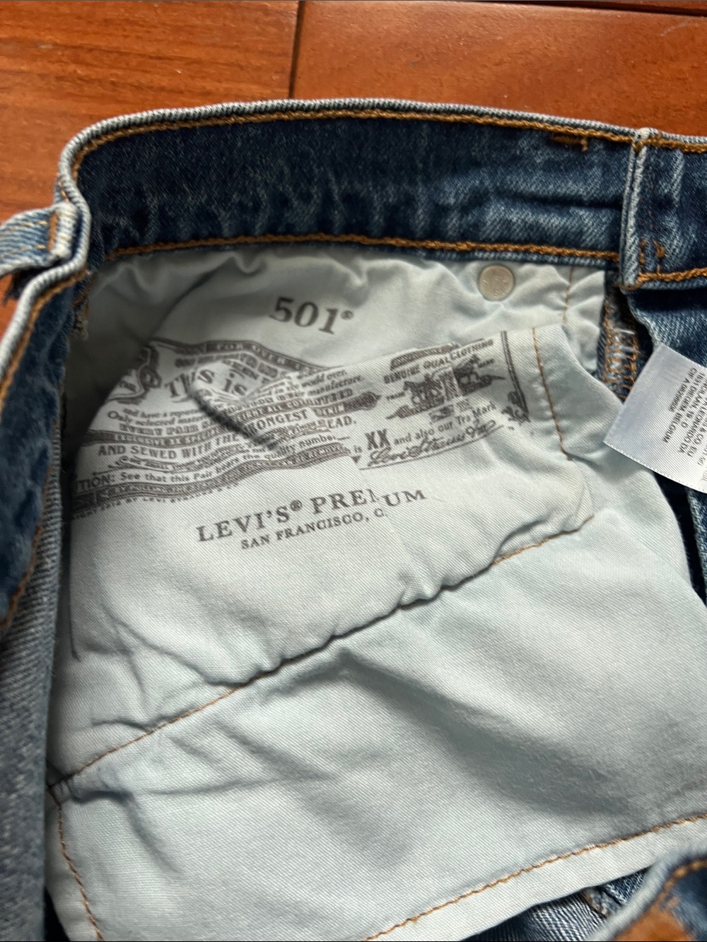 Levi's 501 Jean shorts - Picture 2 of 5
